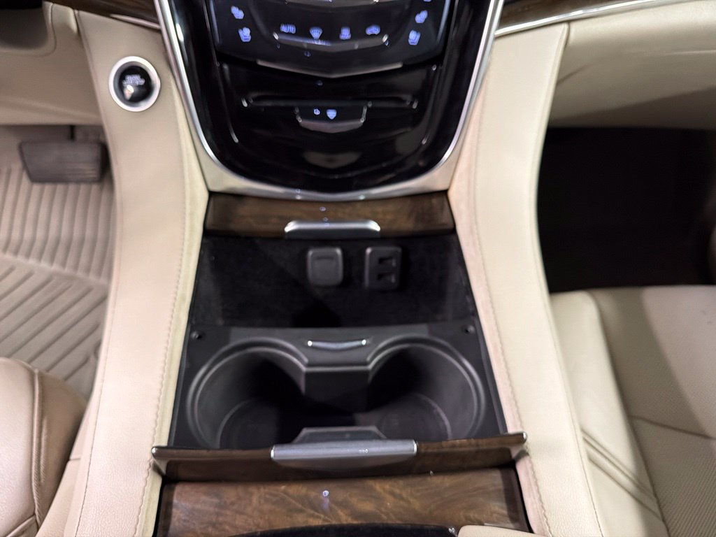 Used 2018 Cadillac Escalade Premium Luxury AWD/4WD image 14