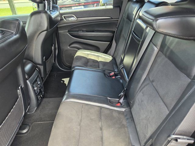 Used 2020 Jeep Grand Cherokee Altitude AWD/4WD image 14