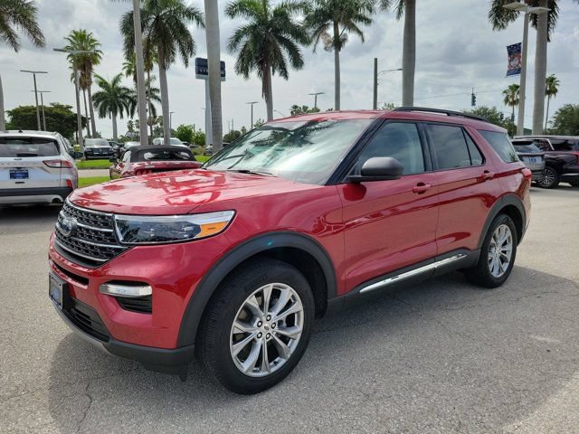 Certified 2022 Ford Explorer XLT w/ Equipment Group 202A RWD image 3