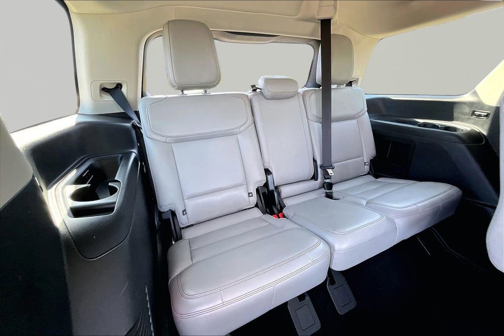 Certified 2025 Ford Expedition Active AWD/4WD image 28