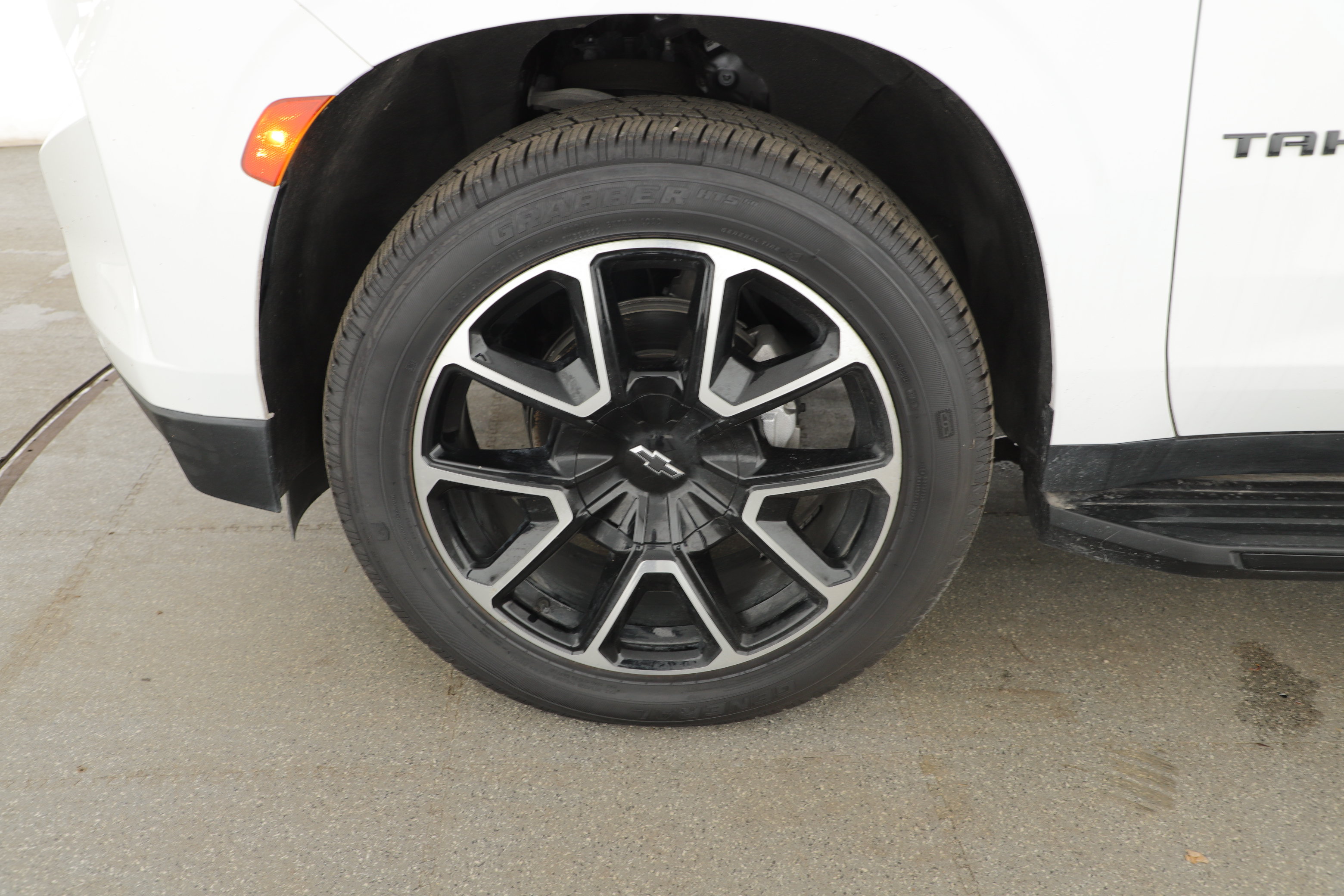Used 2024 Chevrolet Tahoe RST w/ Luxury Package AWD/4WD image 5