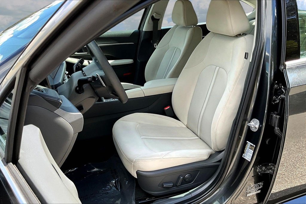 Used 2025 Hyundai Sonata SEL FWD image 23
