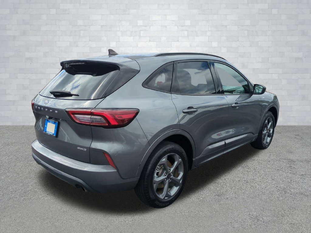 Certified 2024 Ford Escape ST-Line AWD/4WD image 5
