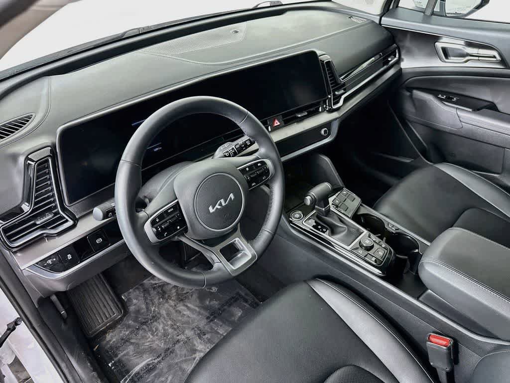 Used 2025 Kia Sportage EX FWD image 9