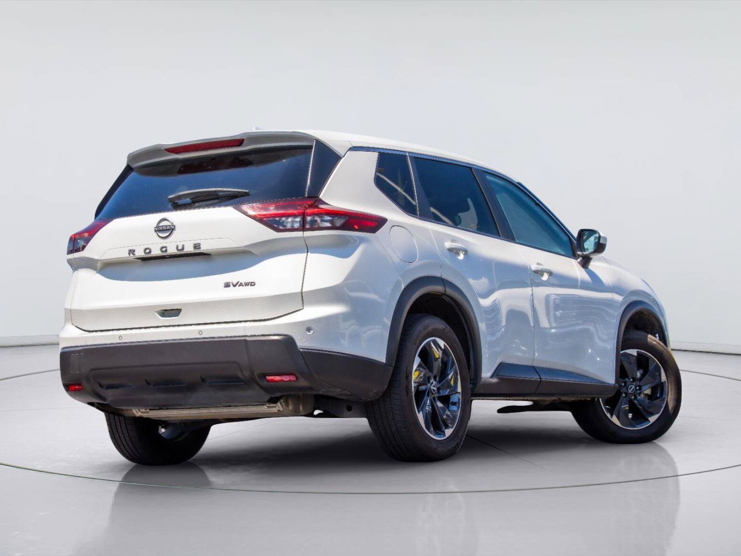 Used 2024 Nissan Rogue SV AWD/4WD image 4