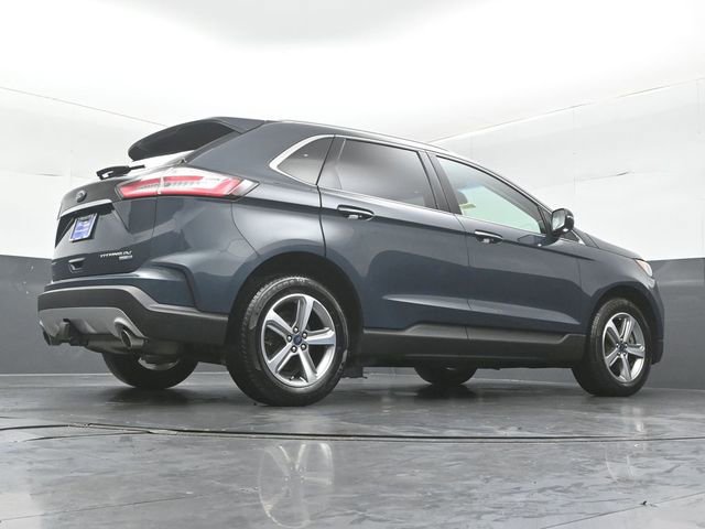 Certified 2019 Ford Edge Titanium w/ Cold Weather Package AWD/4WD image 39
