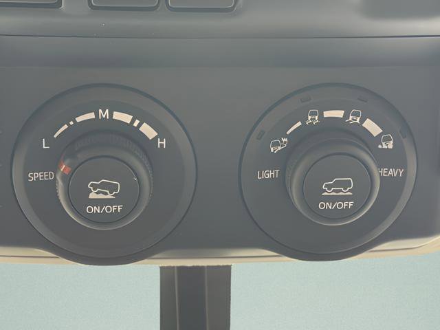 Used 2018 Toyota 4Runner TRD Off-Road Premium AWD/4WD image 11