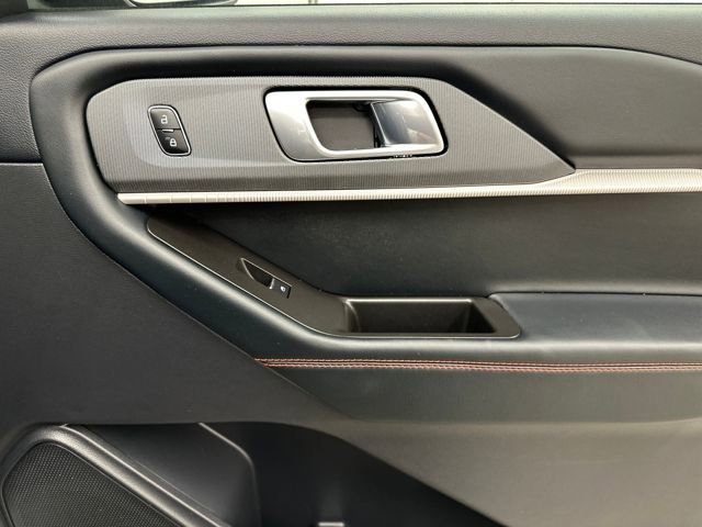 Certified 2025 Ford Explorer ST-Line image 13