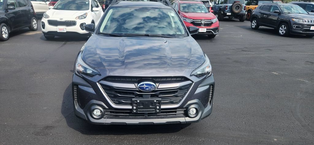 Used 2025 Subaru Outback Premium AWD/4WD image 3