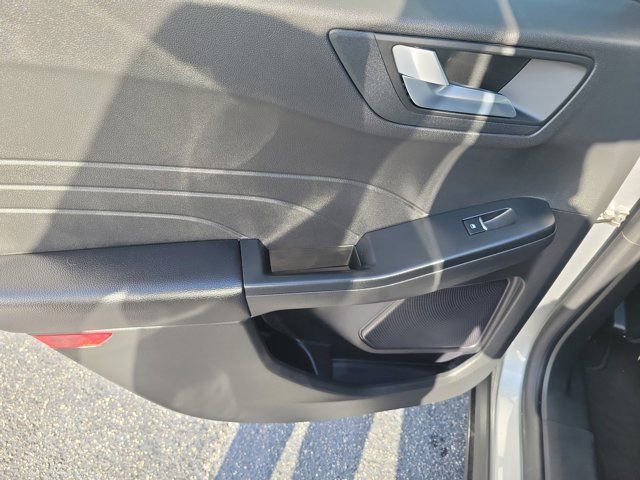Certified 2024 Ford Escape SE FWD image 11