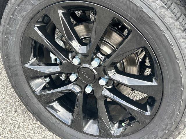 Used 2021 Jeep Grand Cherokee Laredo X AWD/4WD image 12