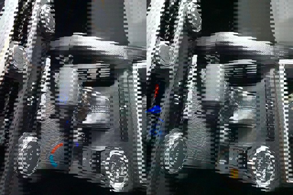 Used 2025 Toyota Tacoma TRD Off-Road image 16