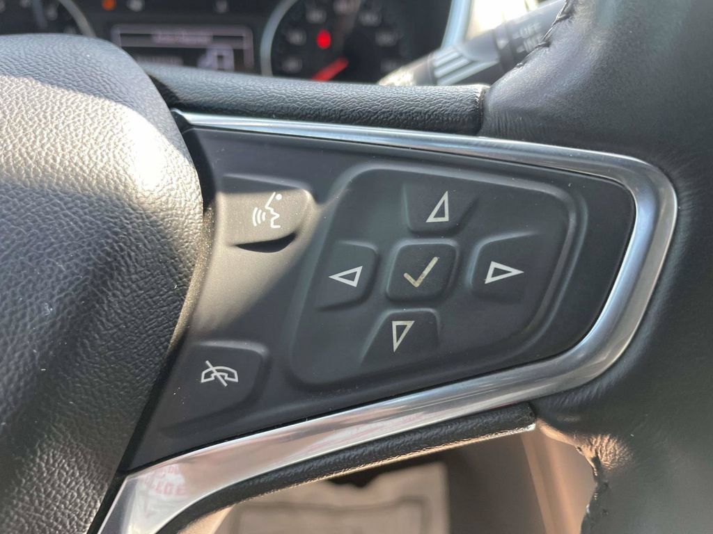 Used 2018 Chevrolet Equinox Premier FWD image 25