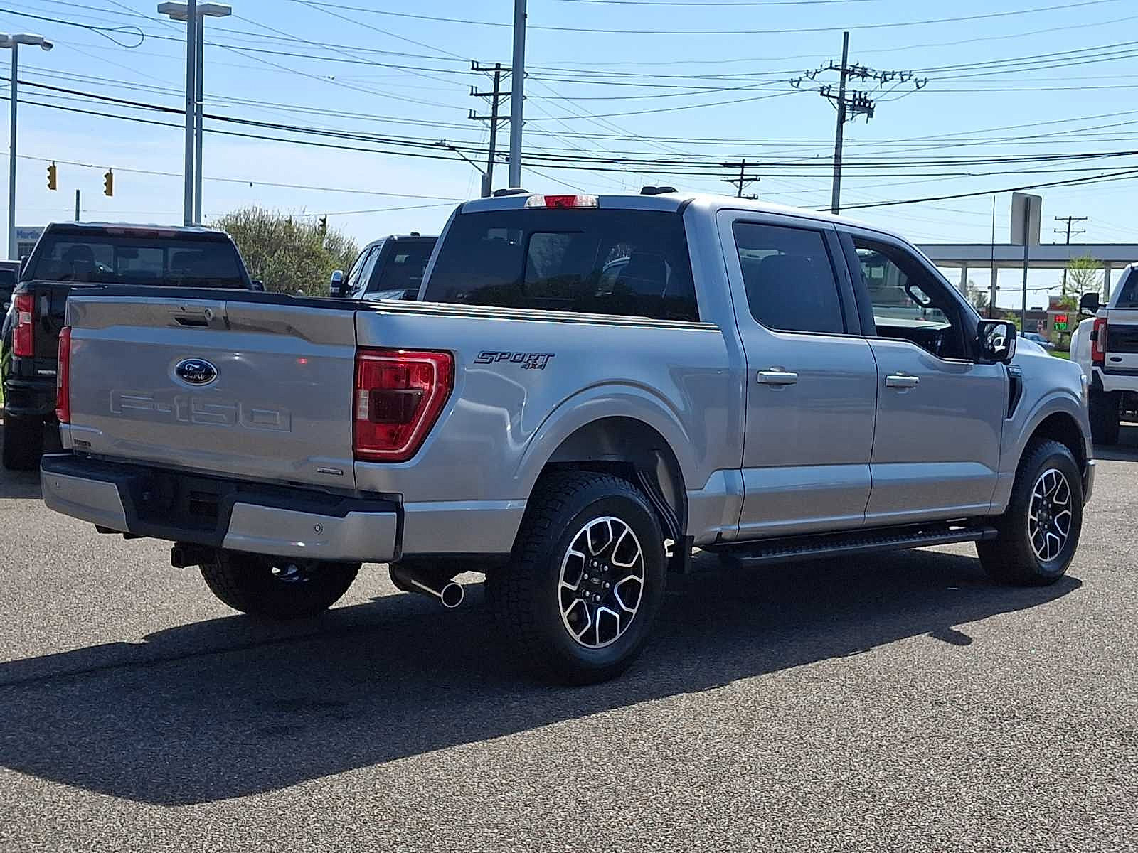 Certified 2022 Ford F150 XLT w/ Equipment Group 302A High image 8