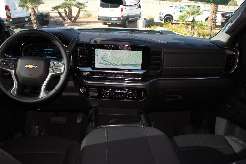 Used 2025 Chevrolet Silverado 2500 LTZ w/ LTZ Premium Package AWD/4WD image 19