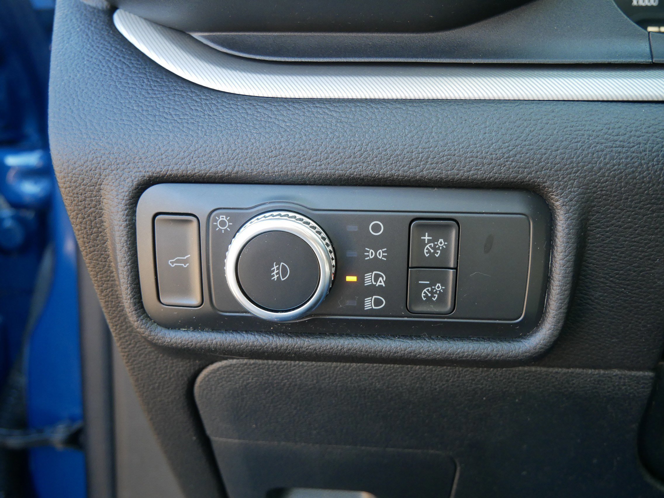 Certified 2022 Ford Explorer XLT w/ Equipment Group 202A image 26