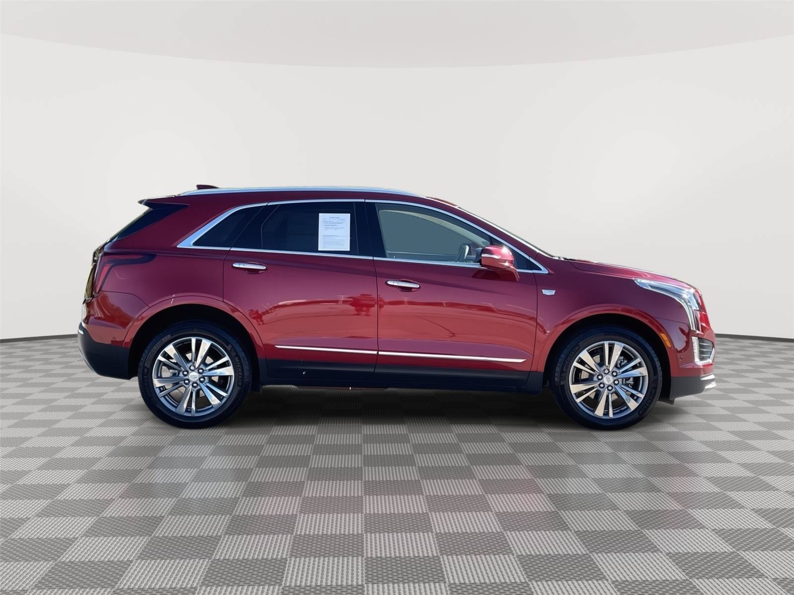 Used 2025 Cadillac XT5 Premium Luxury w/ Technology Package AWD/4WD image 6