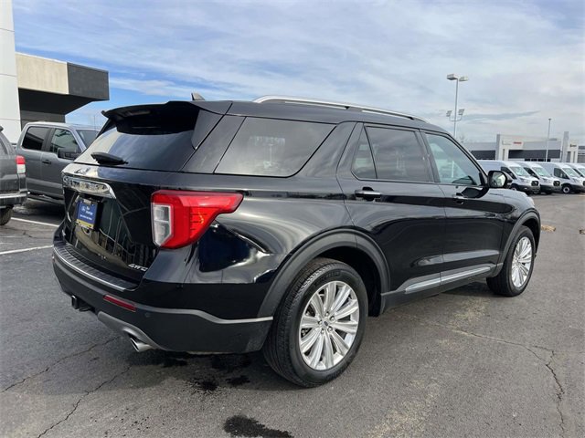 Certified 2022 Ford Explorer Limited w/ Equipment Group 301A image 3