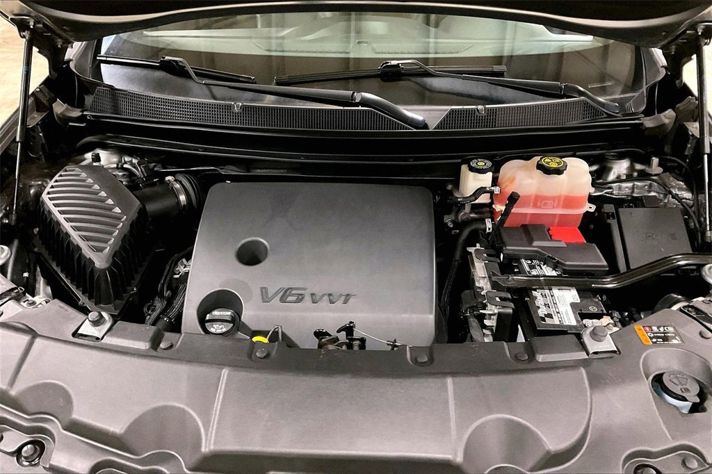 Used 2023 Chevrolet Traverse LT w/ LT Premium Package image 12