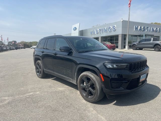Used 2023 Jeep Grand Cherokee Altitude video 1