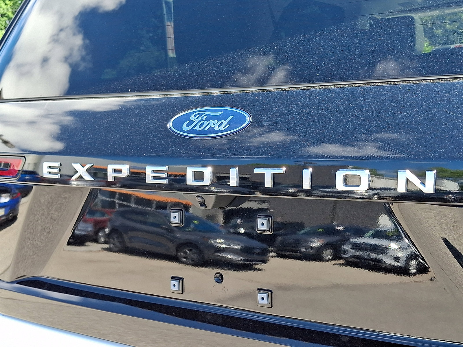 Certified 2025 Ford Expedition Platinum w/ Driver's Package AWD/4WD image 33