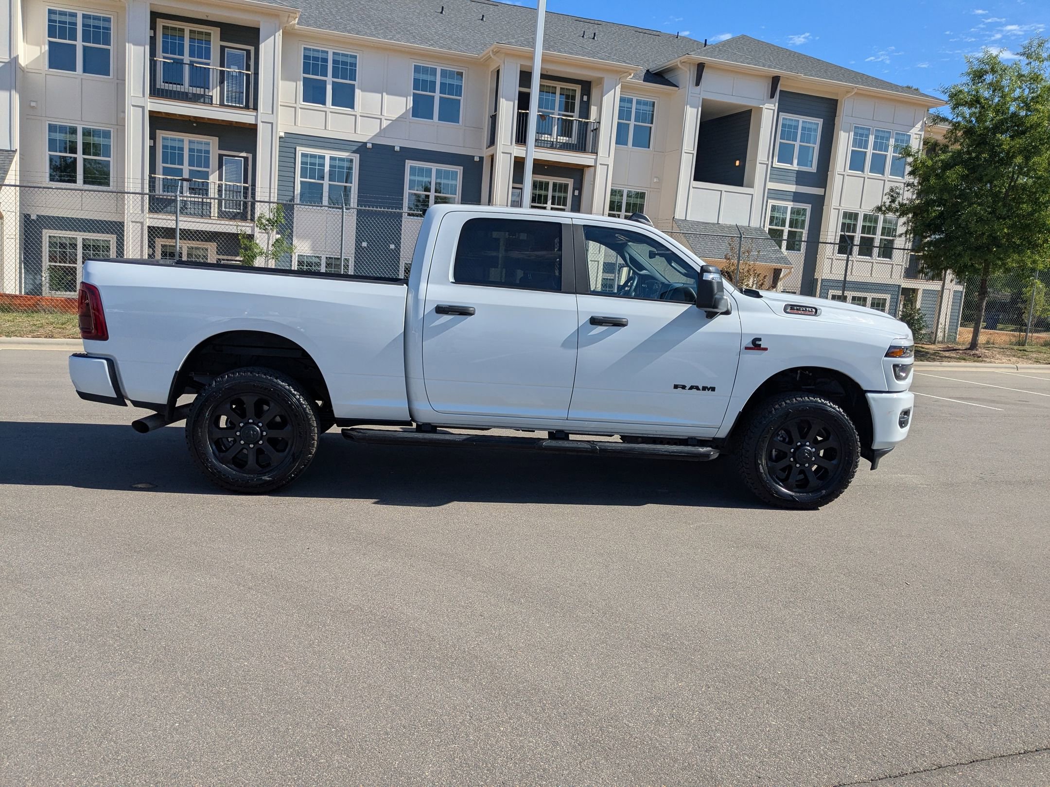 Used 2025 RAM 3500 Big Horn AWD/4WD image 3