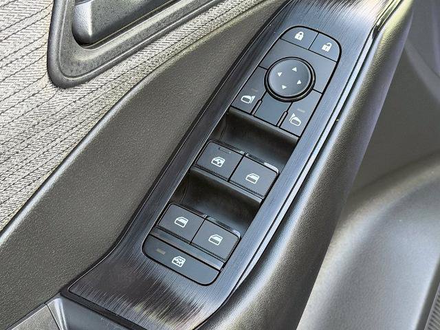Used 2023 Nissan Rogue S AWD/4WD image 13