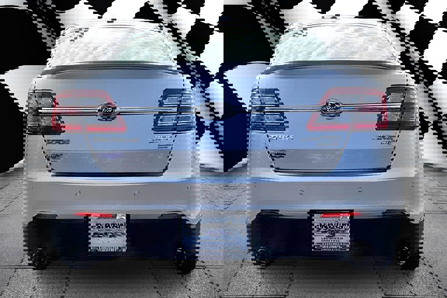 Certified 2017 Ford Taurus Limited image 3