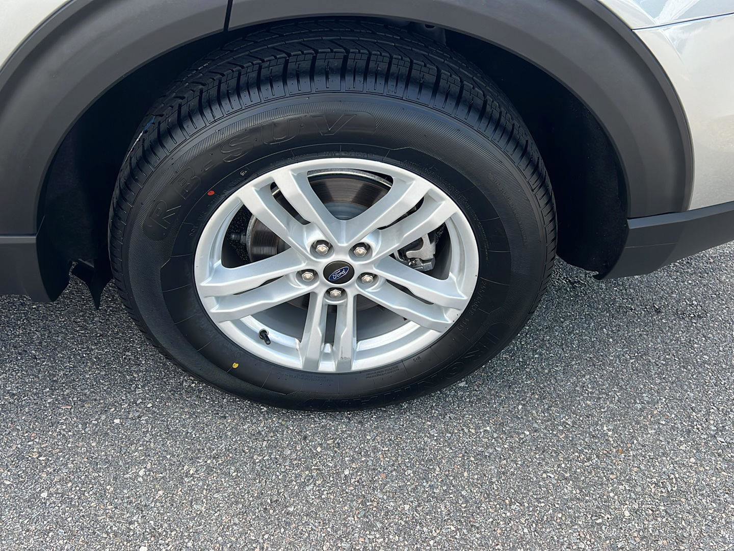 Certified 2024 Ford Explorer XLT RWD image 38
