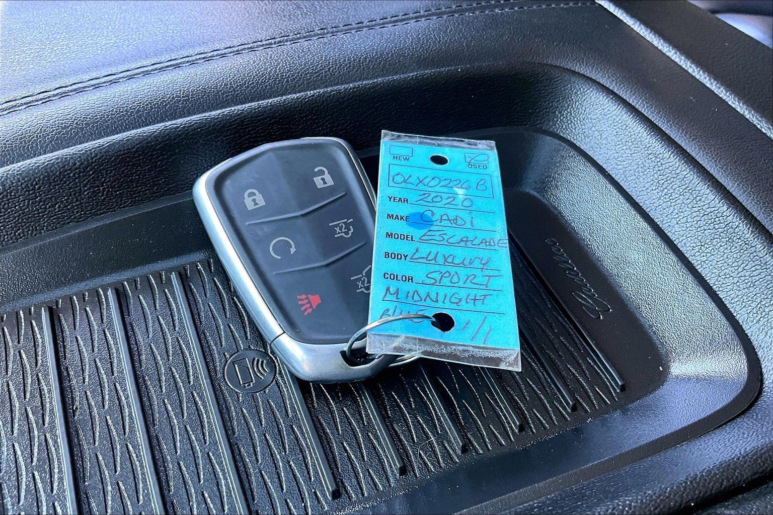 Used 2020 Cadillac Escalade Luxury AWD/4WD image 10