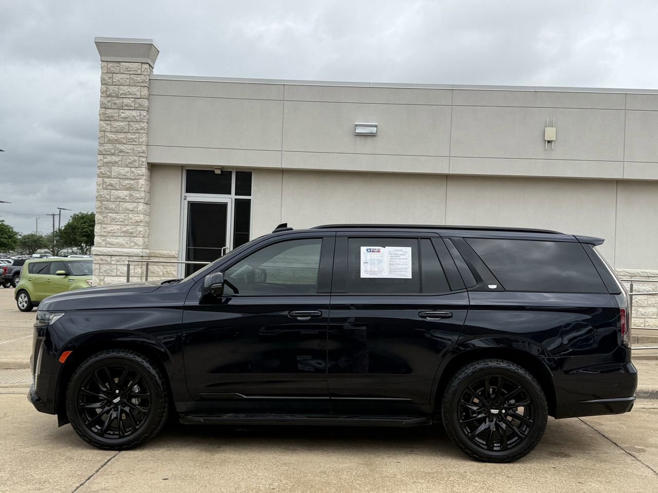 Used 2023 Cadillac Escalade Sport Platinum w/ LPO, ONYX Package image 3