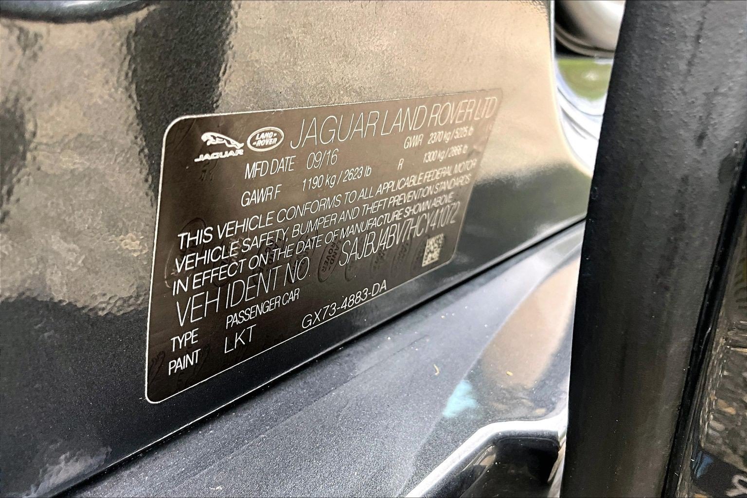 Used 2017 Jaguar XF Premium AWD/4WD image 35