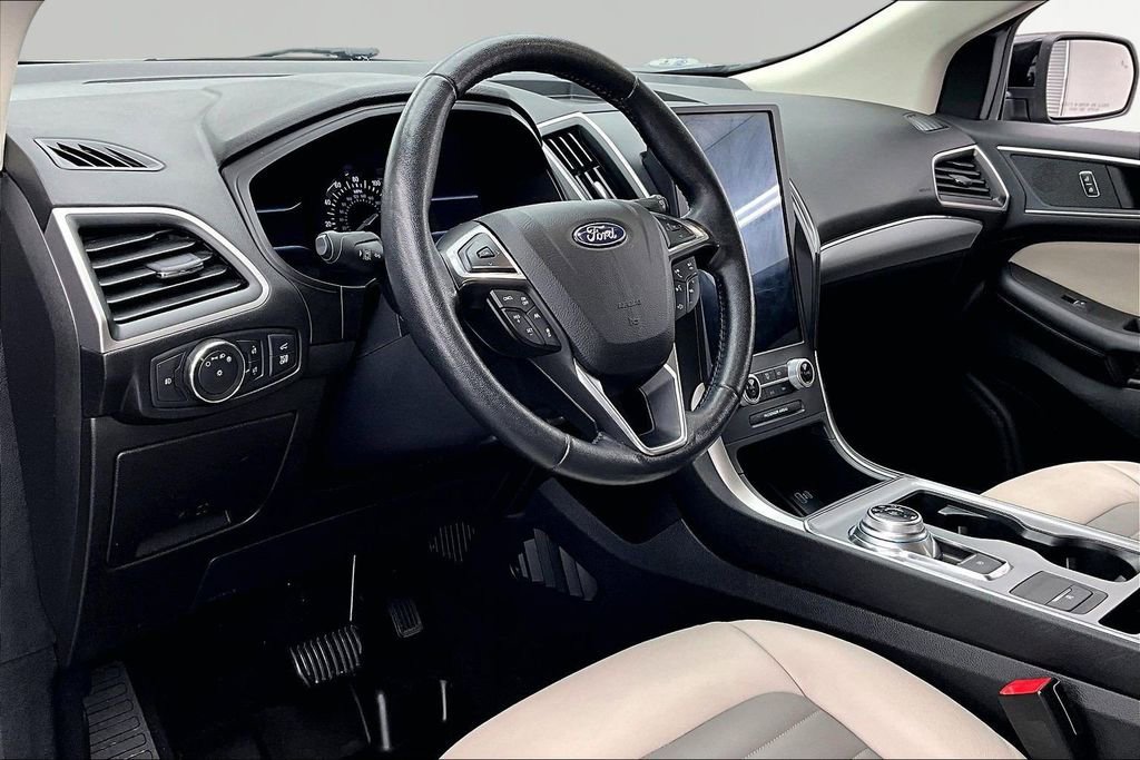 Certified 2022 Ford Edge SEL w/ Sport Appearance Package AWD/4WD image 14