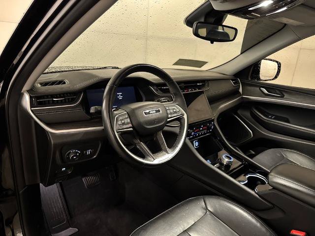 Used 2022 Jeep Grand Cherokee L Limited AWD/4WD image 6