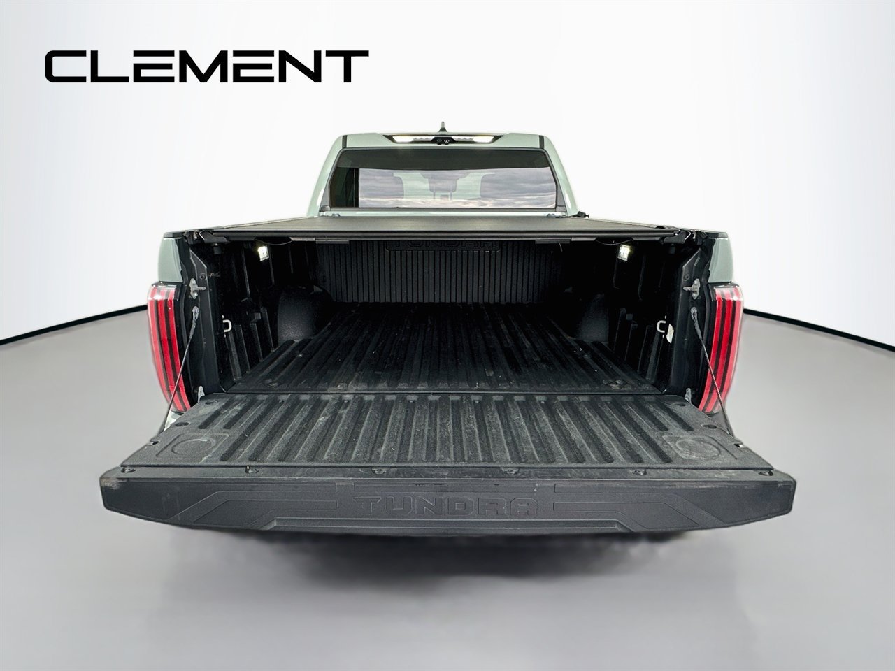 Used 2024 Toyota Tundra Limited AWD/4WD image 11