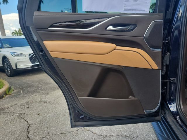 Used 2023 Cadillac Escalade Premium Luxury w/ LPO, Radiant Package AWD/4WD image 16