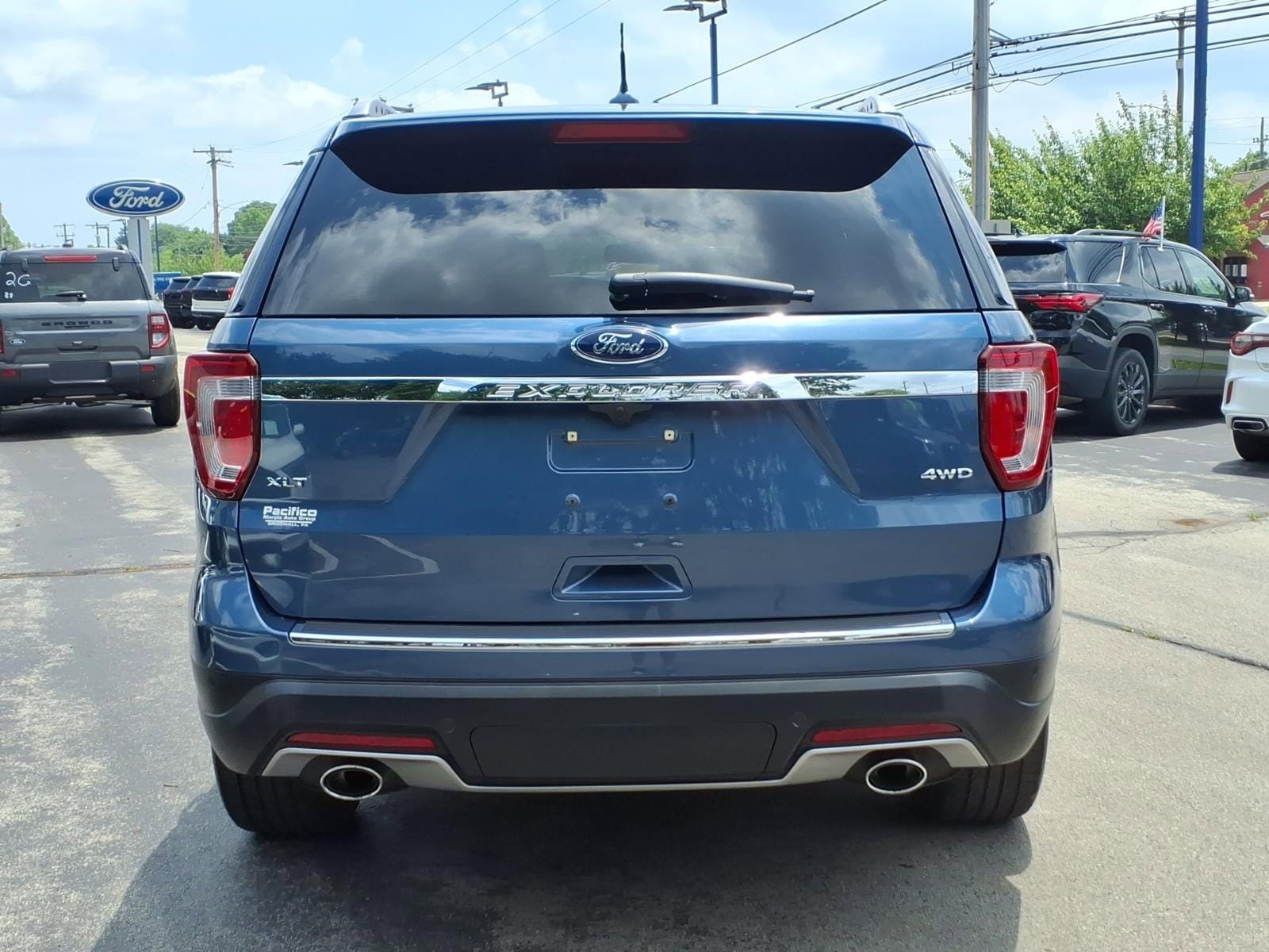 Certified 2018 Ford Explorer XLT w/ Equipment Group 202A AWD/4WD image 5