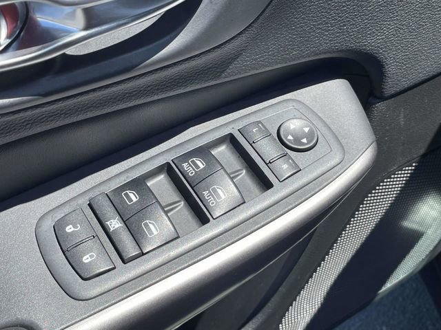 Used 2019 Jeep Cherokee Latitude Plus w/ Comfort/Convenience Group FWD image 13