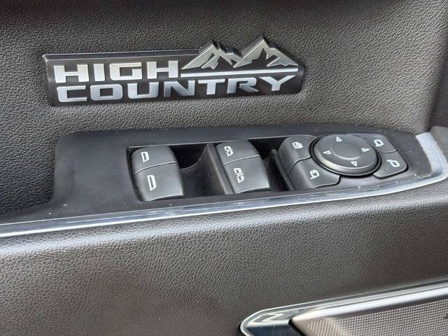 Used 2022 Chevrolet Silverado 1500 High Country w/ High Country Premium Package AWD/4WD image 5