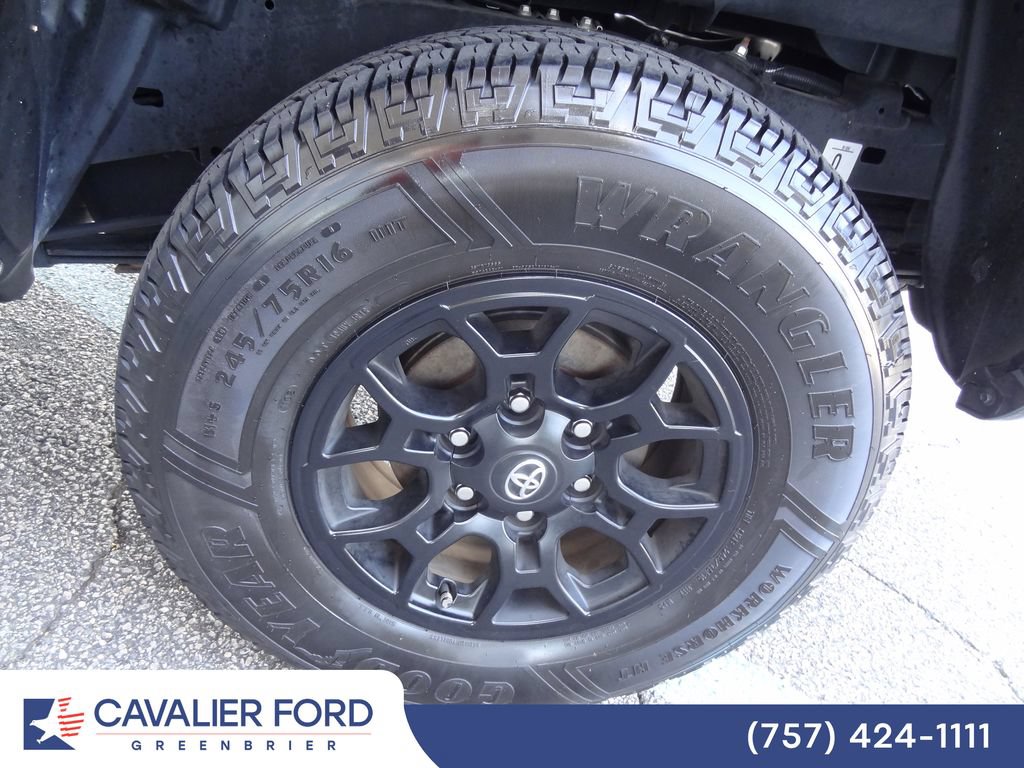 Used 2022 Toyota Tacoma SR5 w/ Technology Package RWD image 33