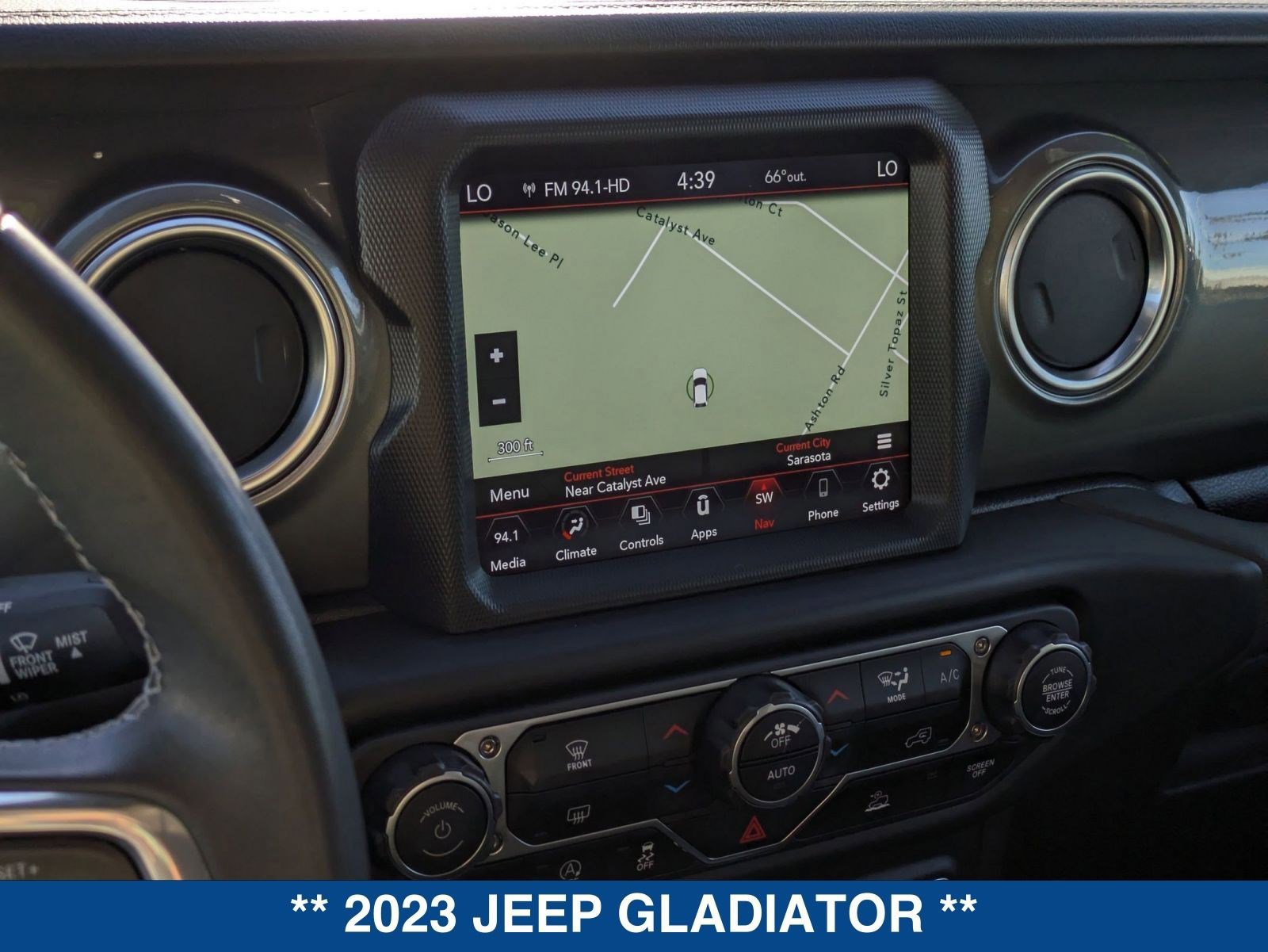 Used 2023 Jeep Gladiator Overland image 29