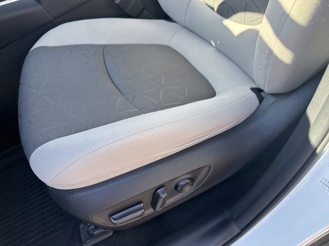 Used 2021 Toyota RAV4 XLE w/ Convenience Package AWD/4WD image 13