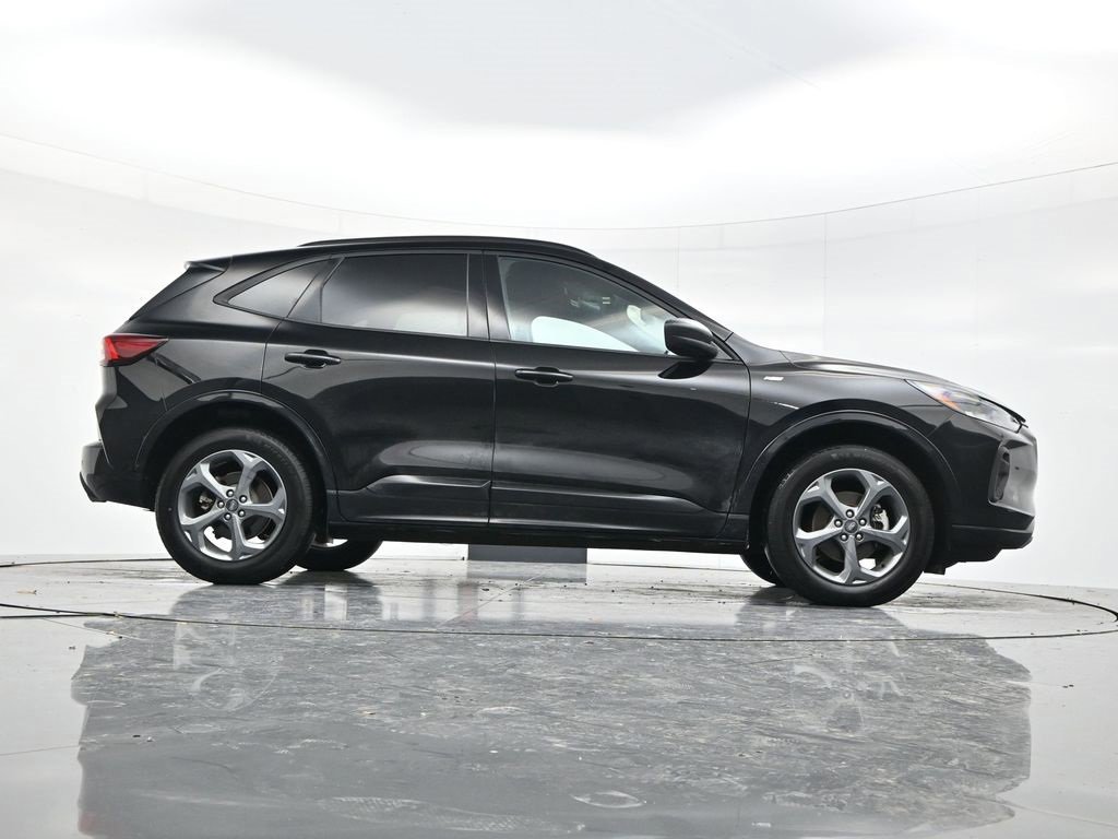Certified 2023 Ford Escape ST-Line w/ Tech Pack #1 image 17