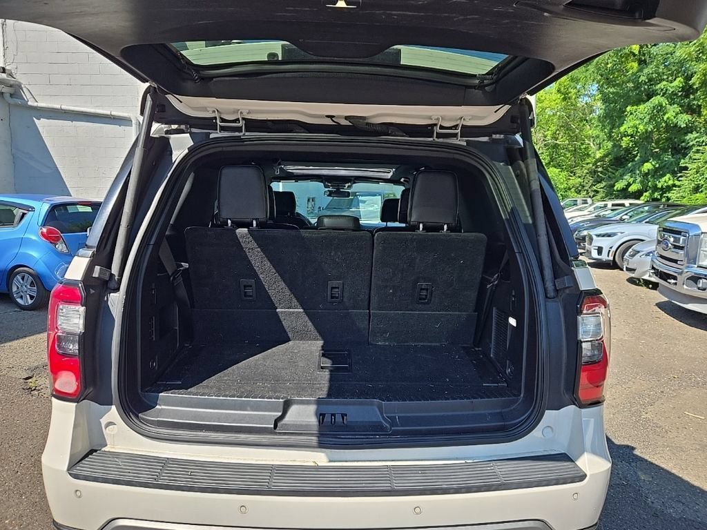 Certified 2019 Ford Expedition Limited w/ Driver Assistance Package AWD/4WD image 7