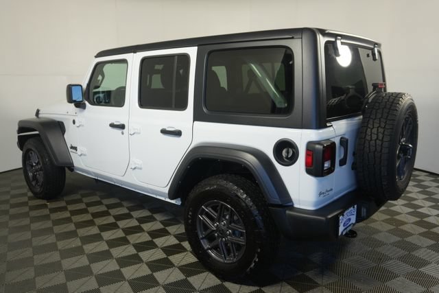 Used 2025 Jeep Wrangler Unlimited Sport AWD/4WD image 5