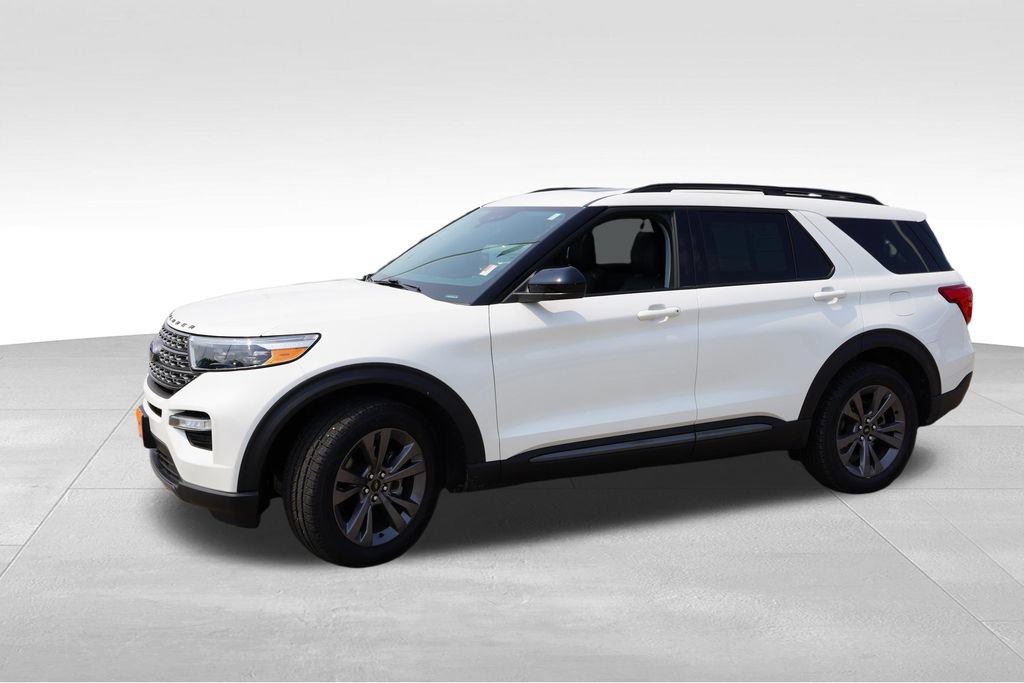 Certified 2024 Ford Explorer XLT w/ Equipment Group 202A AWD/4WD image 10