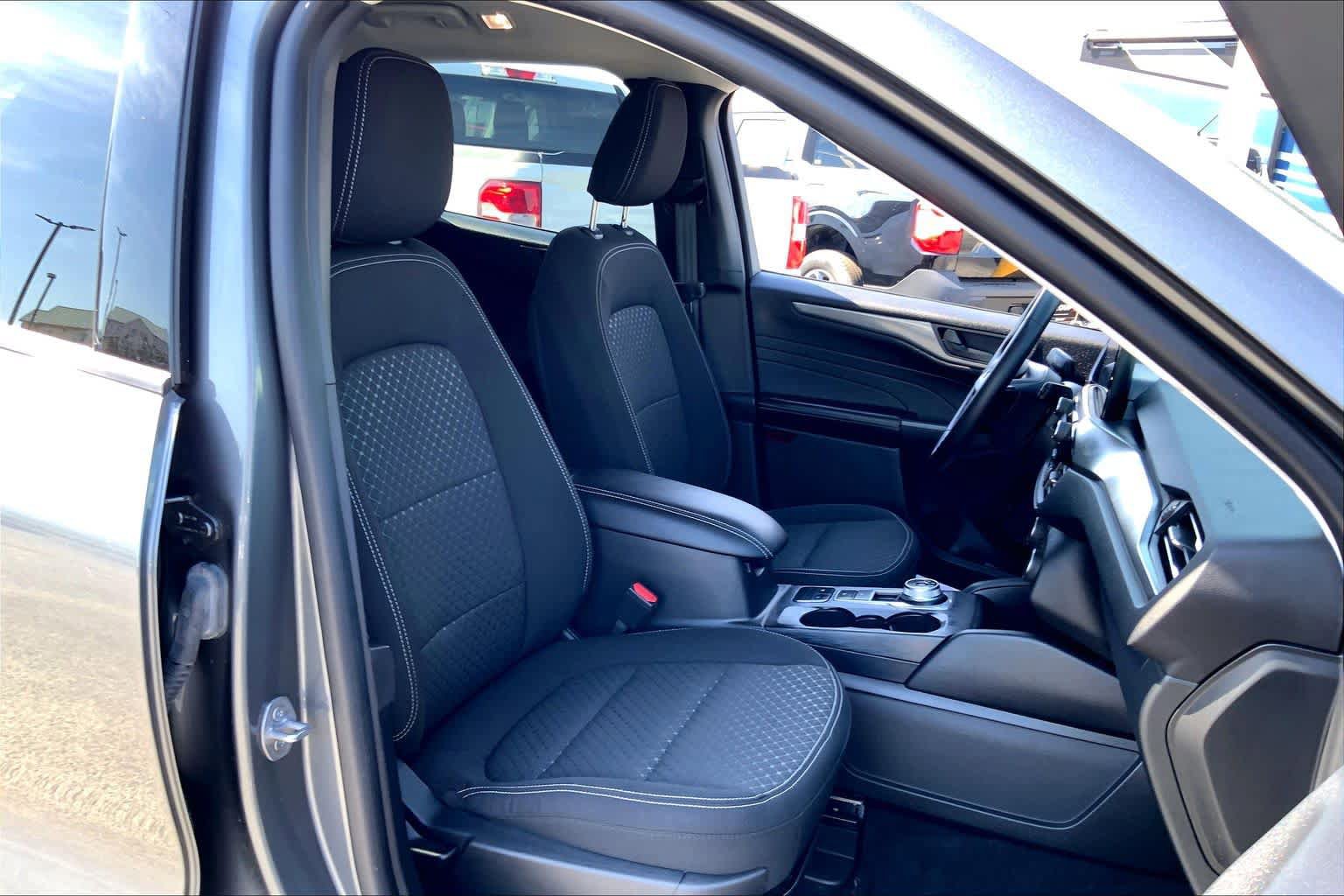 Certified 2023 Ford Escape Active FWD image 9