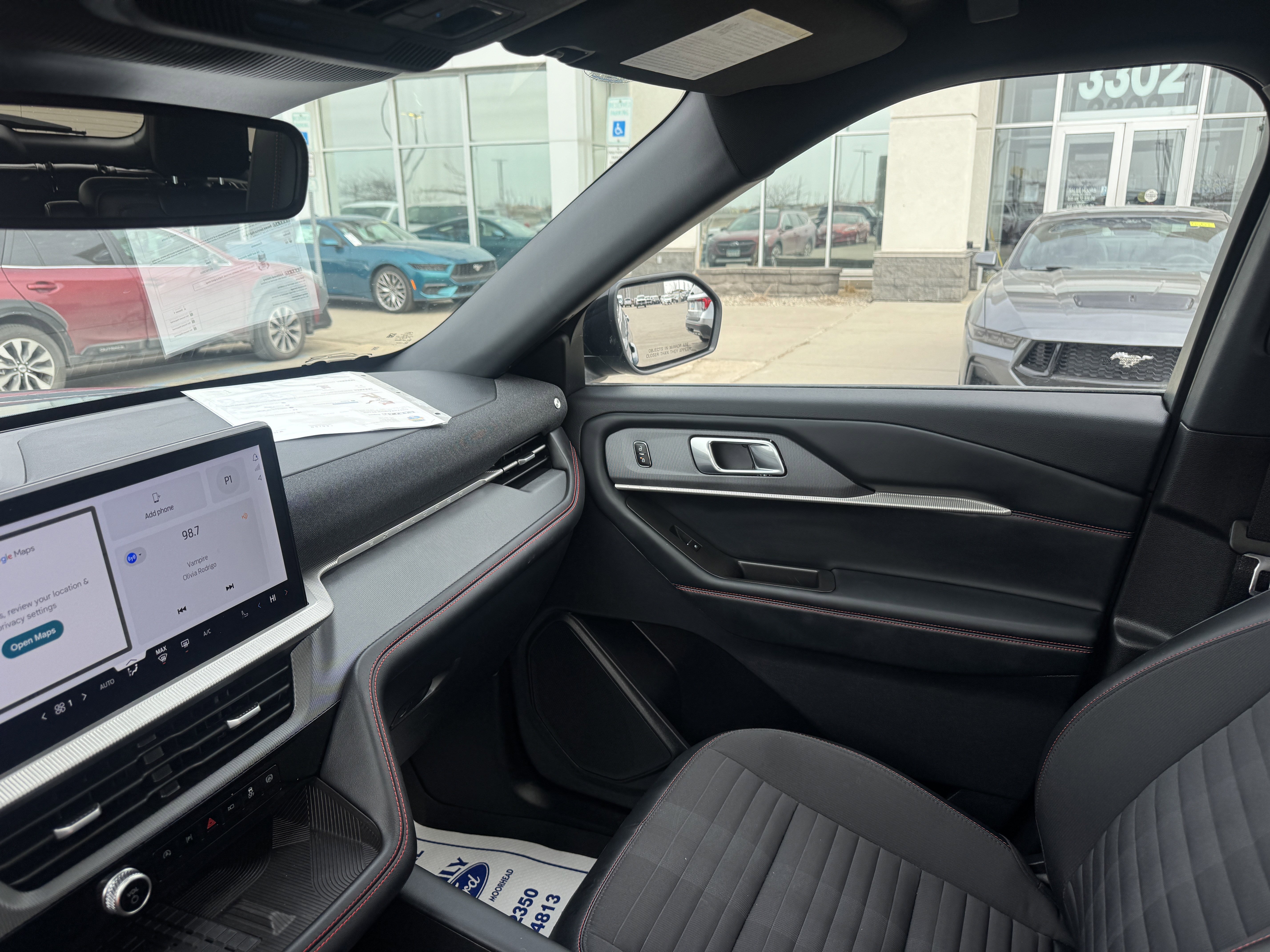 Certified 2025 Ford Explorer ST-Line w/ Premium Package image 12