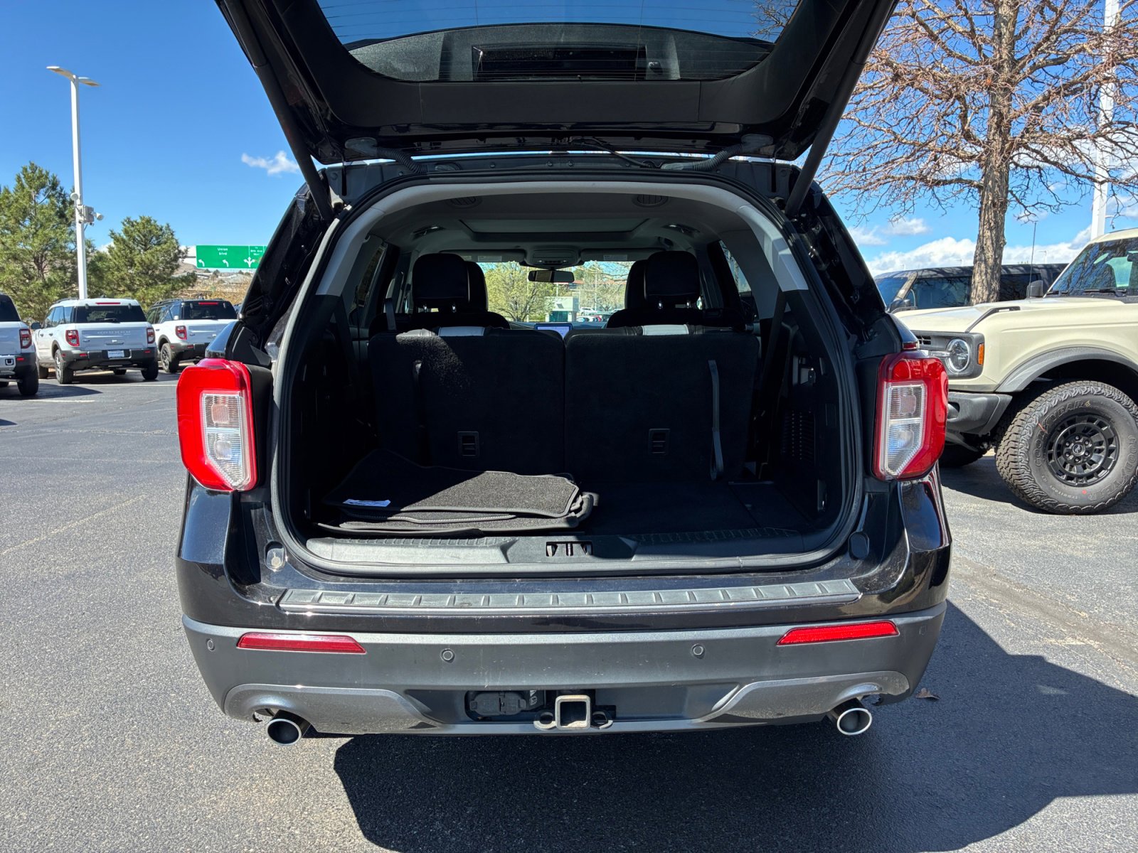 Certified 2021 Ford Explorer XLT w/ Equipment Group 202A image 33