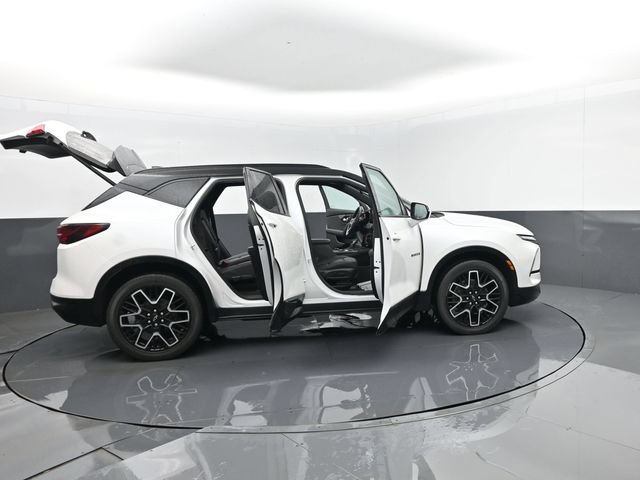 Used 2023 Chevrolet Blazer RS AWD/4WD image 31